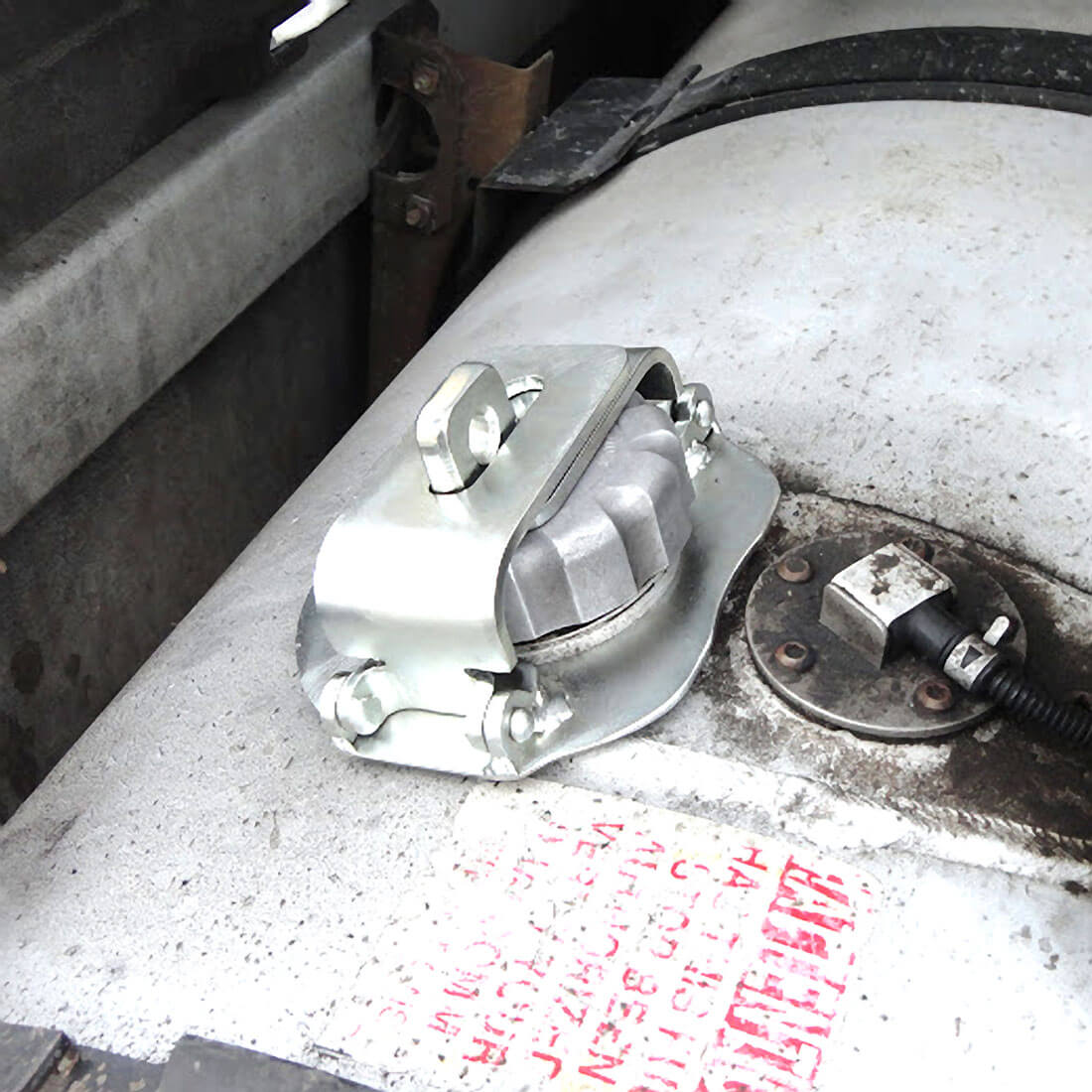locking-fuel-cap-anti-theft-device-diesel-guard locking-fuel-capanti theft device diesel guard